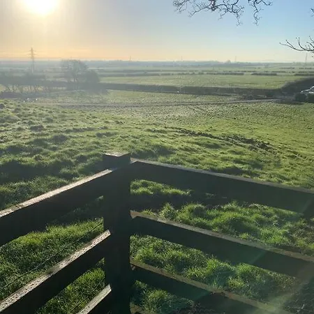 Newton Hall Farm Cottage, Hot Tub Garden Views Nr Lytham Ribby Preston  Exterior photo