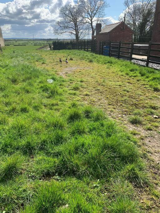 Newton Hall Farm Cottage, Hot Tub Garden Views Nr Lytham Ribby