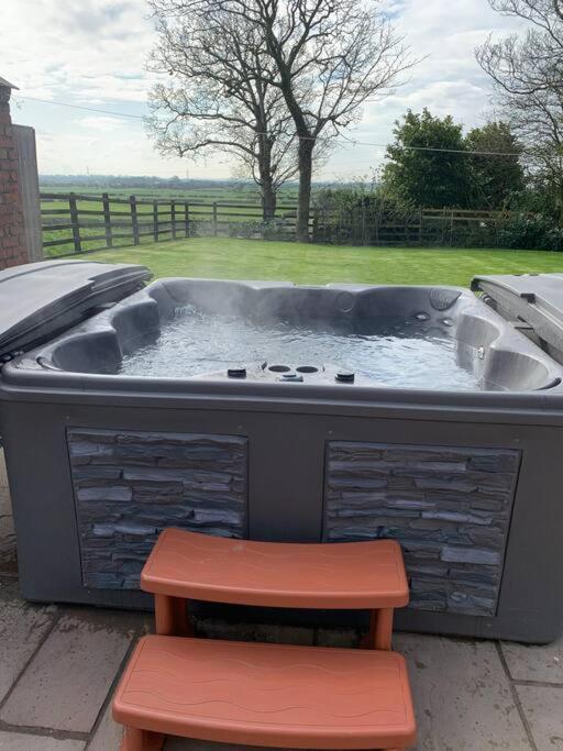 Holiday home Newton Hall Farm Cottage, Hot Tub Garden Views Nr Lytham Ribby