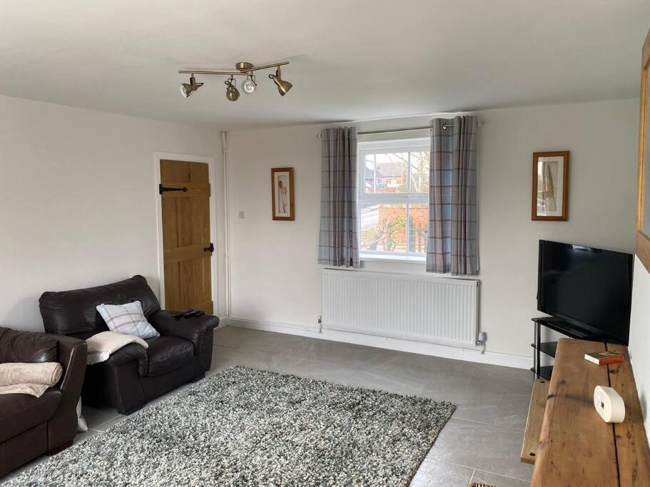 Newton Hall Farm Cottage, Hot Tub Garden Views Nr Lytham Ribby * Preston (Lancashire)
