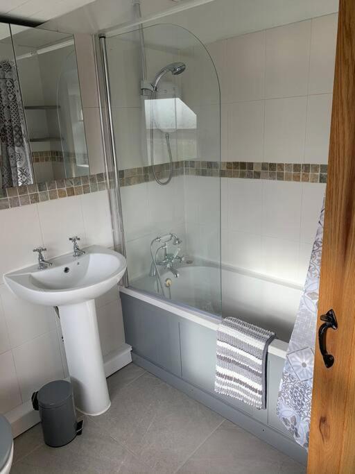 Newton Hall Farm Cottage, Hot Tub Garden Views Nr Lytham Ribby